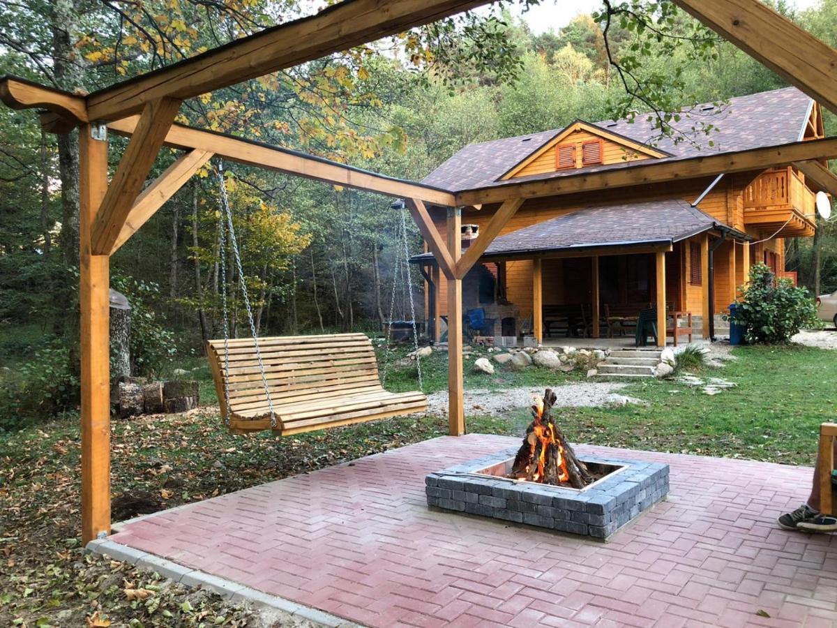 Chalet By The River Valiug Bagian luar foto