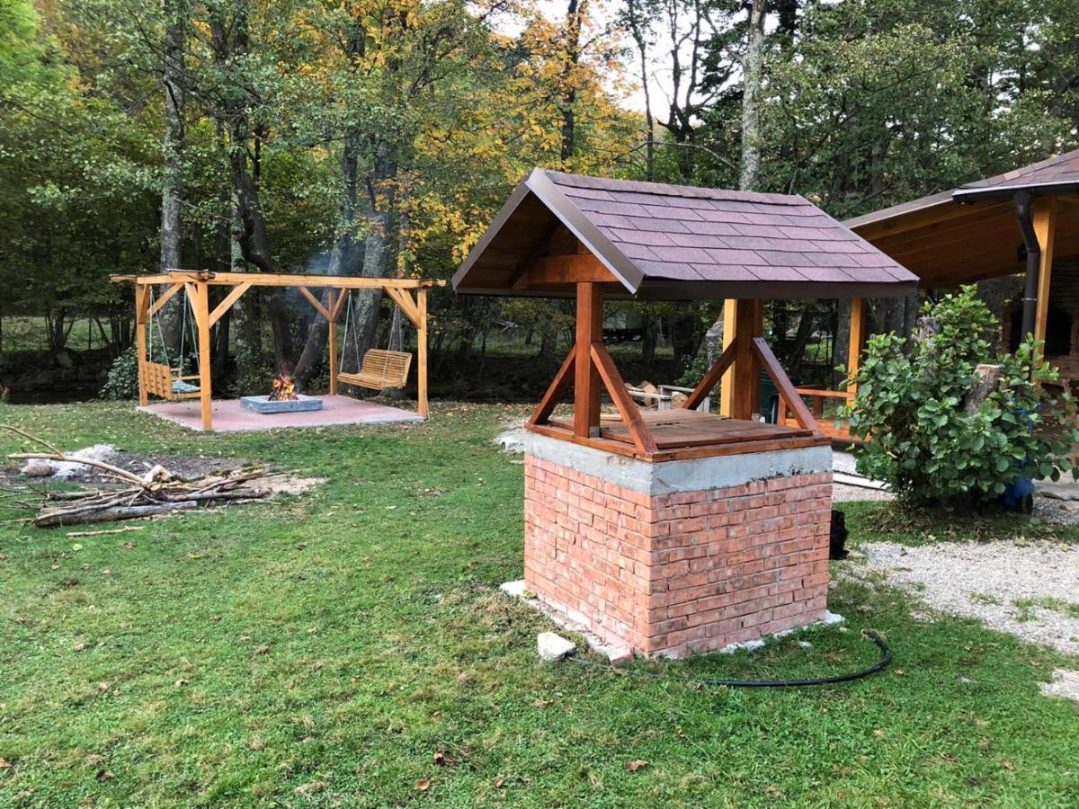 Chalet By The River Valiug Bagian luar foto